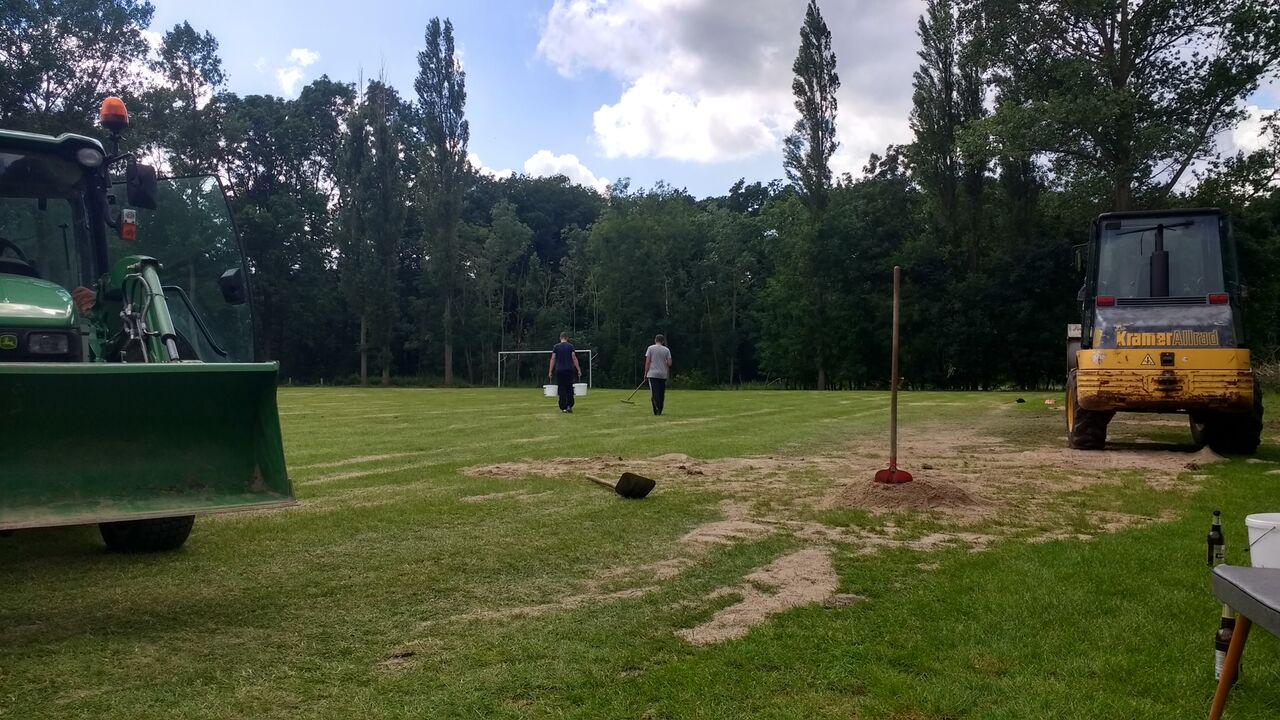 Die neue Saison beginnt mit einem Arbeitseinsatz